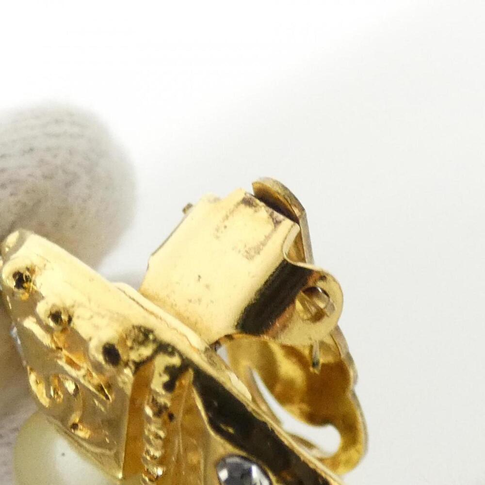 CHANEL White Earrings - Picture 5 of 7